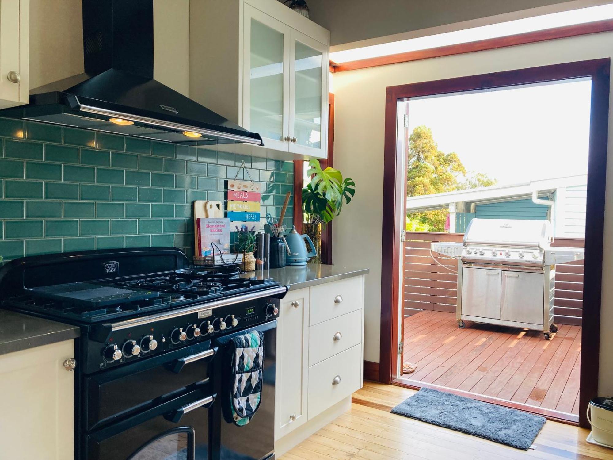 Spacious And Sunny Master Bedroom With Shared Bathrooms Auckland Exterior foto