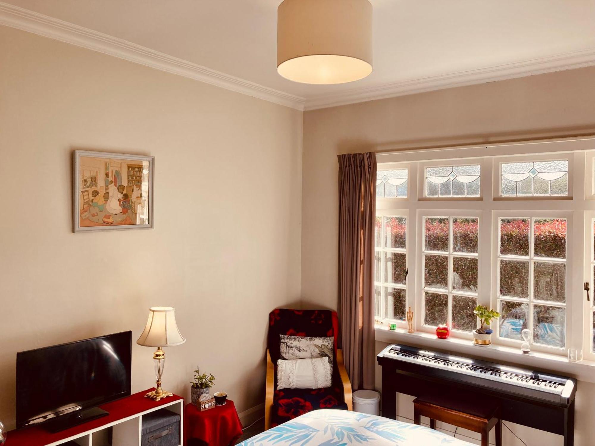 Spacious And Sunny Master Bedroom With Shared Bathrooms Auckland Exterior foto