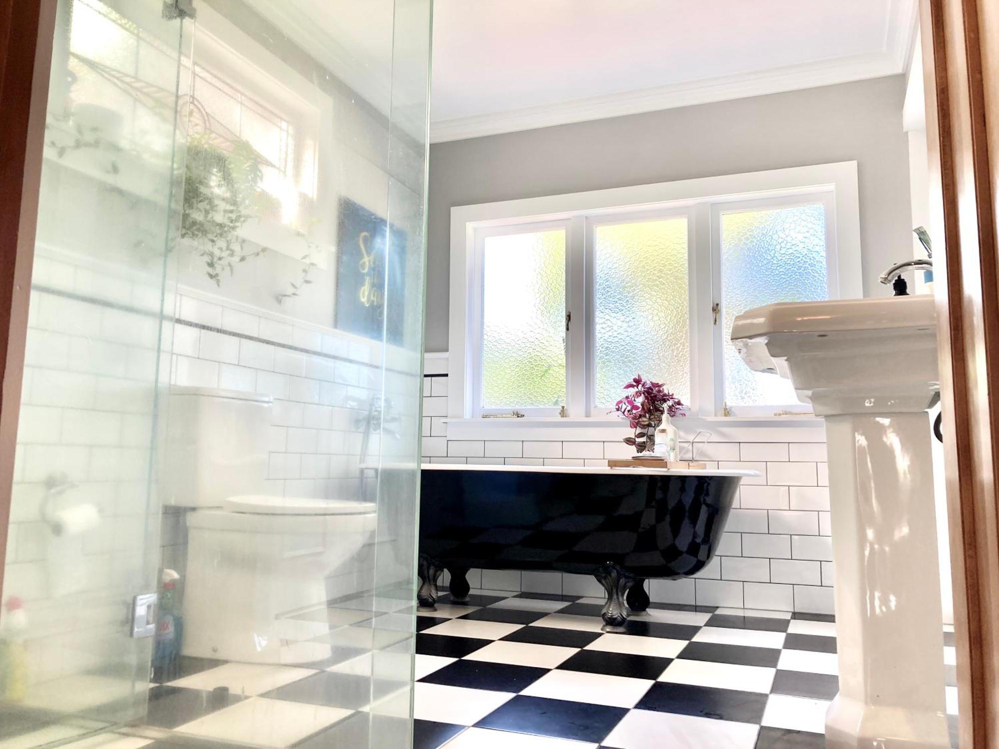 Spacious And Sunny Master Bedroom With Shared Bathrooms Auckland Exterior foto