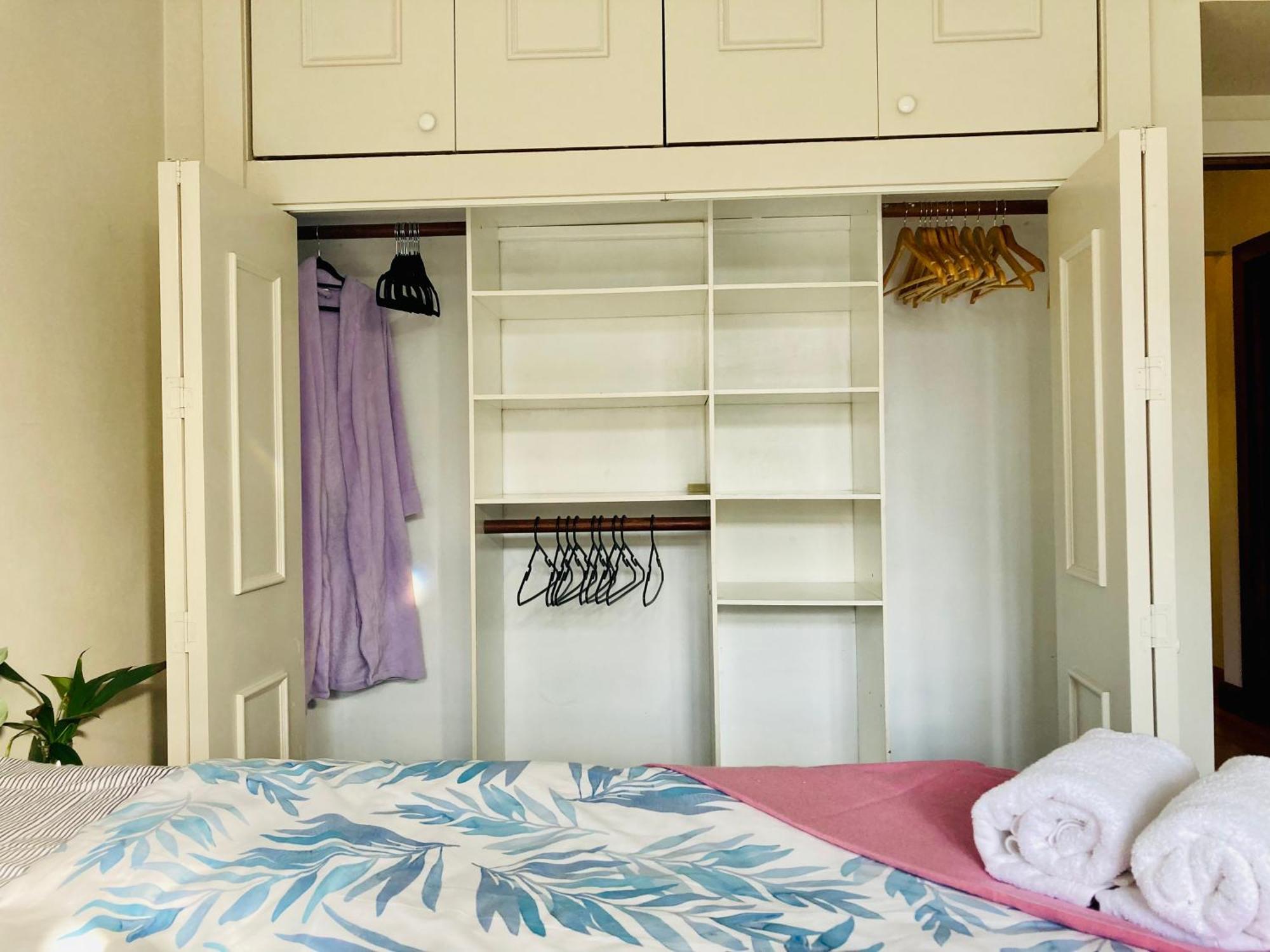 Spacious And Sunny Master Bedroom With Shared Bathrooms Auckland Exterior foto